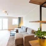 -Zentrale Wohnung-Balkon-Desingerkueche-