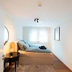 -Zentrale Wohnung-Balkon-Desingerkueche-
