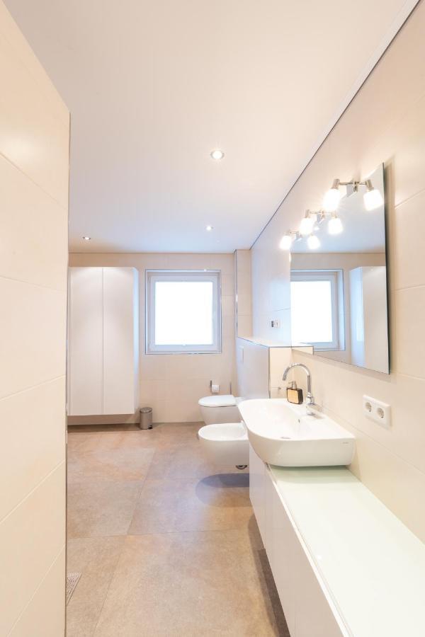 Apartment -zentrale Wohnung-balkon-desingerkueche-